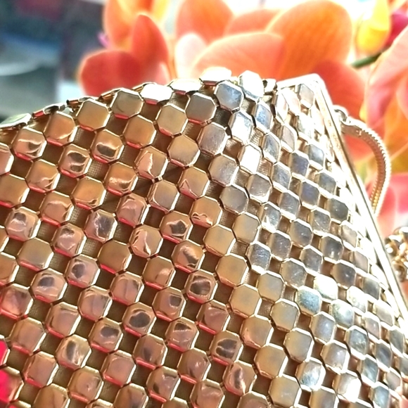 Glitzy ART Lumured Gold Mesh Germany Clam Shell Fancy Special Bag Purse 5" sq - Picture 4 of 13